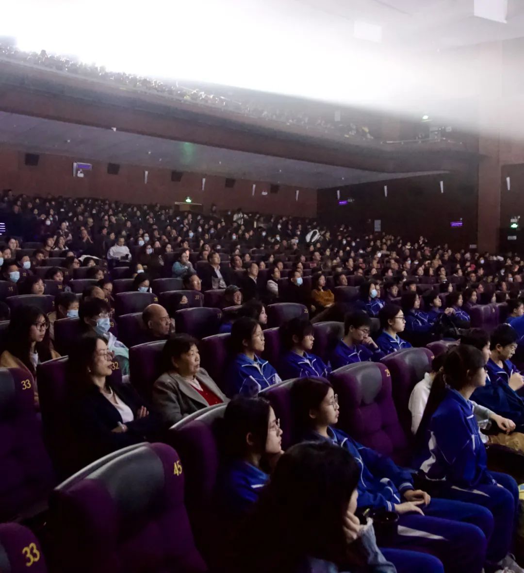 爱游戏网页-包含Scout重要时刻反败为胜，巴黎圣日耳曼带队取胜！观众掌声雷动的词条